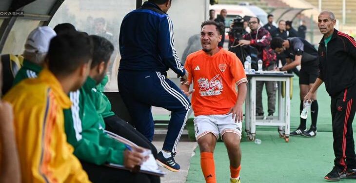 القصة الكاملة لاعتداء لاعب المنصورة أحمد شاهين على مدربه علاء نوح في مباراة المقاولون العرب