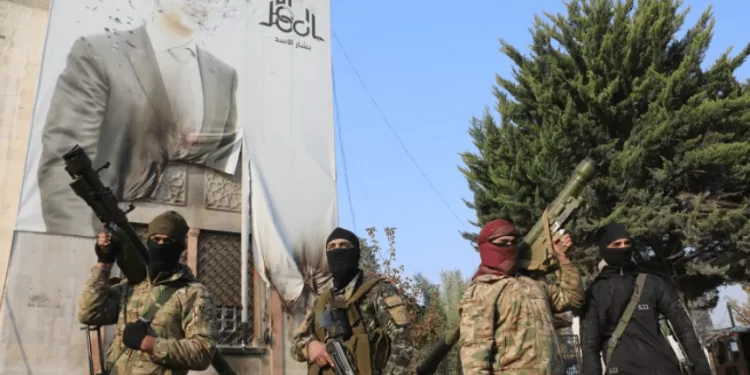 السفارة الأمريكية تطالب رعاياها بمغادرة سوريا