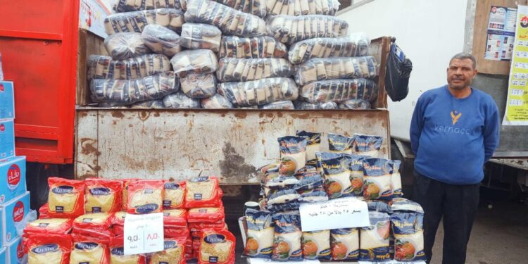 التموين تفتتح سوق اليوم الواحد في المرج.. صور