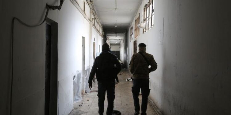 ثقب أسود مسلخة البشر.. حكايات وأسرار سجن صيدنايا السوري مخزن الألم والقسوة