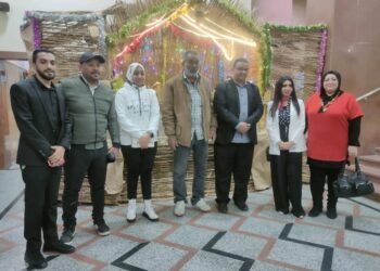 لجنة حزب الوفد بالإسماعيلية تزور كنائس المحافظة لتقديم التهنئة بمناسبة عيد الميلاد المجيد