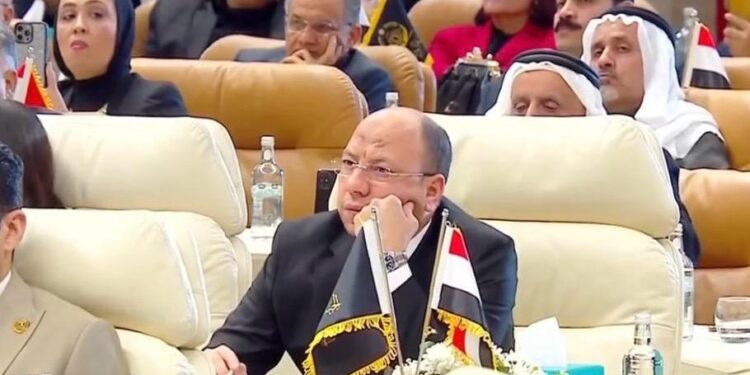 طوابير المواطنين تظهر في العاشر من رمضان لتحرير توكيلات حزب “الجبهة الوطنية”