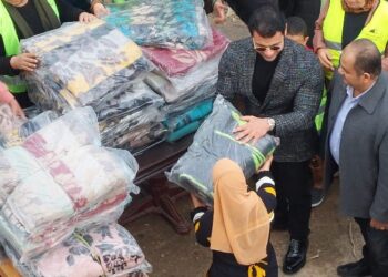 أمل بلا نهاية.. أمانة مصر أكتوبر بالإسكندرية توزع اللحاف الشتوي على الأسر الأكثر احتياجا