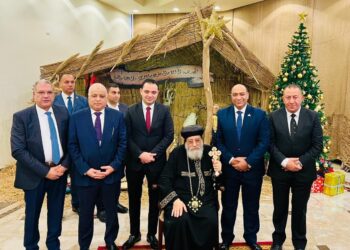 الشعب الجمهوري بالقاهرة يقدم التهاني للبابا تواضروس.. صور 