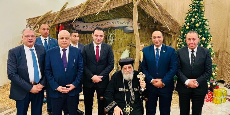 الشعب الجمهوري بالقاهرة يقدم التهاني للبابا تواضروس.. صور