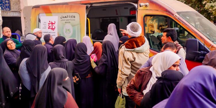 المواطنون بأطفيح يواصلون تحرير توكيلات حزب الجبهة الوطنية للأسبوع الثاني
