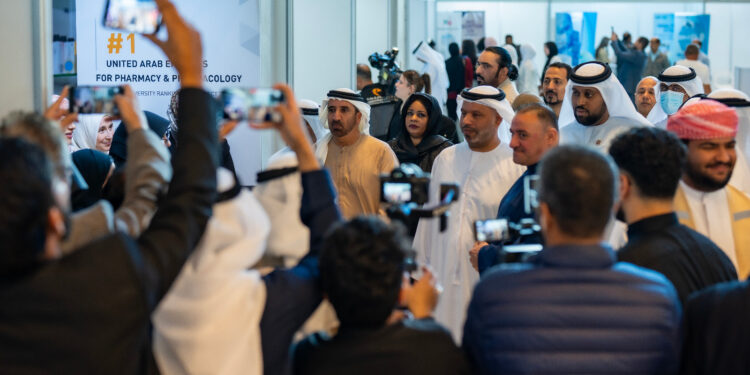انطلاق المعرض والمؤتمر الدولي للصيدلة والطب بالشارقة
