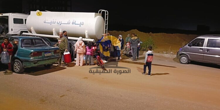 30 ساعة ومازالت مستمرة.. انقطاع المياه عن الامتداد الشرقي في مدينة بدر | صور وفيديو