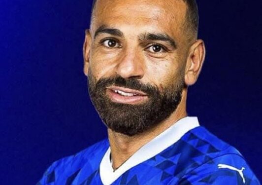 تركي آل الشيخ ينشر صورة محمد صلاح بقميص الهلال السعودي