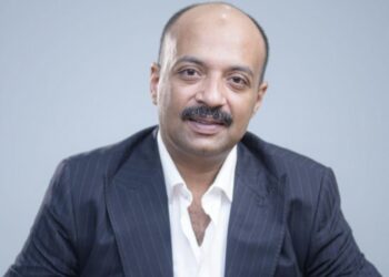 عقب تعيينه رئيسا للجنة الاستشارية للأزمات والكوارث..   أحمد تيسير يعلن إنشاء وحدة لمواجهة الأزمات والكوارث بحماة الوطن