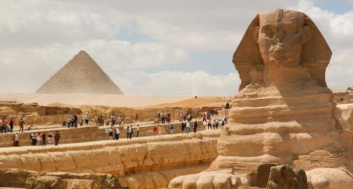غرفة شركات السياحة لـ “حديث القاهرة”: تطعيمات المعتمرين غرضها الحفاظ على صحتهم ونحتاج وقت لتقنين الأوضاع