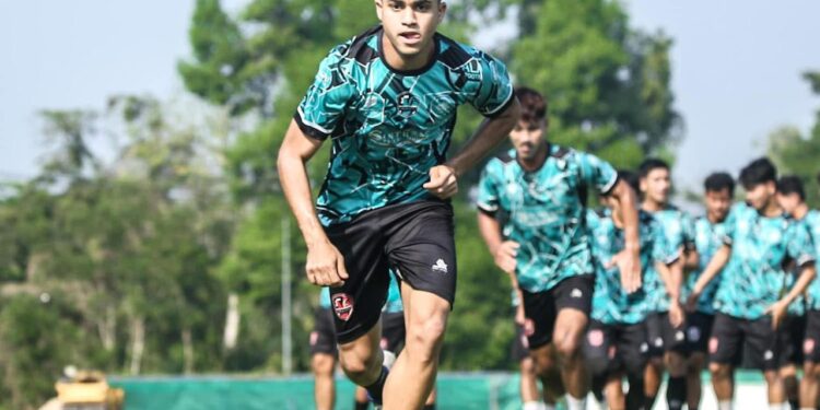 رسميًا.. مازن صقر جناح البنك الأهلي ينتقل إلى الدوري التايلاندي