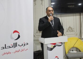 نائب رئيس حزب الاتحاد: دخول المنازل المتنقلة والمعدات الثقيلة لغزة تأكيد لصمود الفلسطينيين