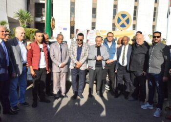 محافظ أسيوط يشهد انطلاق قوافل حزب الشعب الجمهوري لتوزيع 21 ألف كرتونة مواد غذائية بمناسبة قرب شهر رمضان