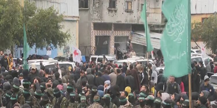 عاجل| وصول سيارات الصليب الأحمر الدولي إلى موقع تسليم المحتجزين الإسرائيليين في رفح الفلسطينية