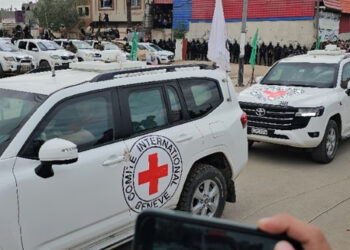 وصول مجموعة من الأسرى الفلسطينيين المحررين ضمن الدفعة الخامسة إلى رام الله