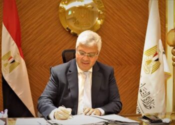 وزير التعليم العالي: توفير منح دراسية بديلة لطلاب المنح المقرر قبولهم للالتحاق بالجامعة الأمريكية