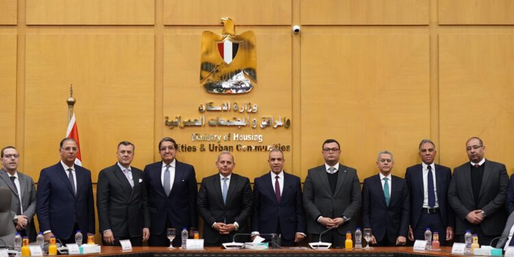 “إي فاينانس” تتيح تحصيل أقساط عقارات المغتربين بالتعاون مع “الإسكان” و”المالية” و”بنك مصر” بالدولار الأمريكى