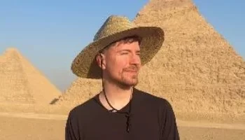 مستر بيست يصنع أعظم فيديو في تاريخه بـ أهرامات الجيزة