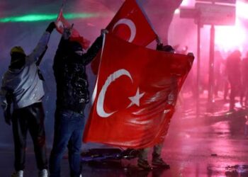 تركيا على صفيح ساخن.. مظاهرات واعتقالات وفوضى في الشوارع