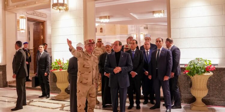 الرئيس السيسي يشهد افتتاح مسجد السيدة نفيسة.. صور