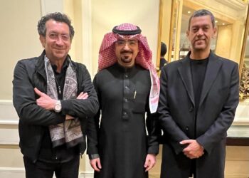 قناة القاهرة والناس والإعلامي السعودي الدكتور وليد الكلش يوقعان عقد برنامج “بزنس مع الدكتور وليد” 