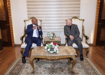 أبو ريدة يحظى بدعم عمومية كاف لحصد مقعد مجلس فيفا 