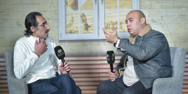 مجدي الجلاد لـ«كلم ربنا»: دخلت على أبويا العناية وقولتله متمتش غير ما أرجع.. عشان مسافر بأخويا فرنسا