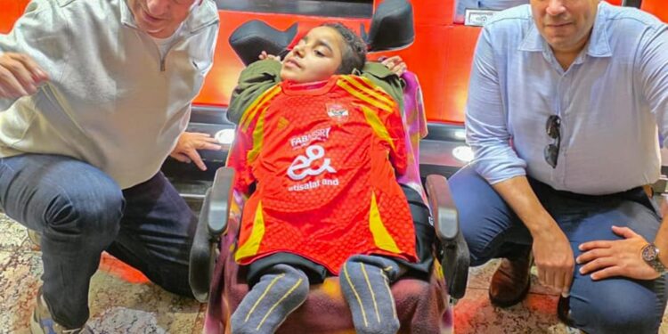 مؤسسة تطبيق سند تُحقق حلم البطل الصغير ياسين بلقاء أسطورة الكرة العربية محمود الخطيب