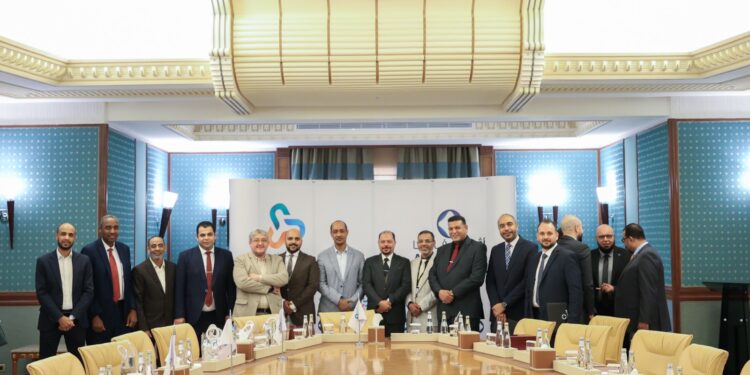 صيدليات المتحدة توقع اتفاقية استراتيجية مع أفالون فارما لتصنيع منتجات دوائية خاصة