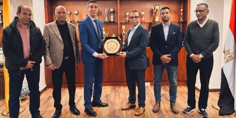 زيارة ناجحة لـ “فوده” لأبطال ألعاب القوى بمعسكر القرش.. وتعاون مثمر مع النادى الإسماعيلي