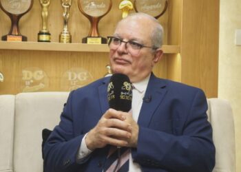 الواعظ الإنجيلي الشهير عزت شاكر لـ«كلم ربنا»: علاقتي مع الله لحظية.. وربنا رجعّلى ابنى من الموت