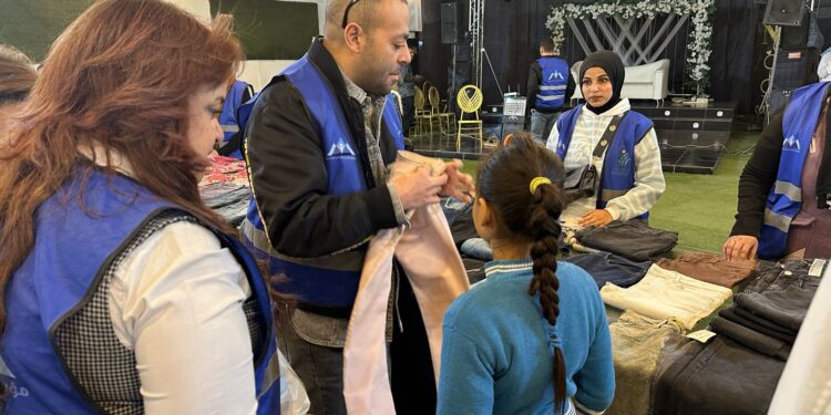 الفنان تامر عاشور يشارك راعي مصر في جولتها بالصعيد لدعم الأسر الأولى بالرعاية