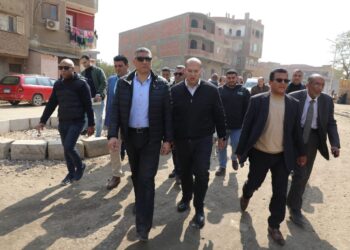 محافظ الجيزة يتفقد أعمال تطوير المشروعات التنموية في أبو النمرس