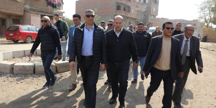 محافظ الجيزة يتفقد أعمال تطوير المشروعات التنموية في أبو النمرس