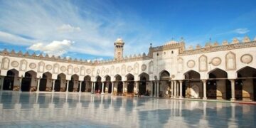 لماذا أغلق صلاح الدين الأيوبي الأزهر لمدة 100 عام؟