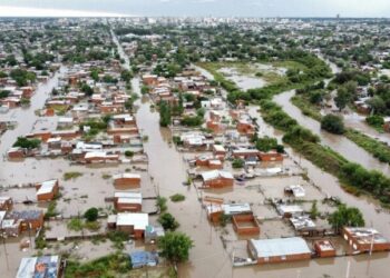فيضان الأرجنتين يقتل 10 أشخاص.. تفاصيل