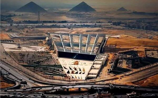 حسن معوض يكشف استعدادات احتفالية افتتاح المتحف المصري الكبير    