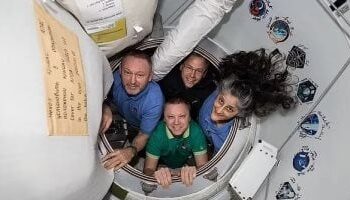 متى يعود رواد الفضاء العالقين في ناسا؟