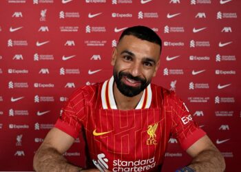 الرحلة لسه مكملة.. محمد صلاح يجدد عقده مع ليفربول الإنجليزي