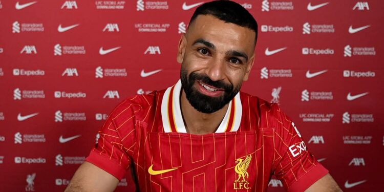 الرحلة لسه مكملة.. محمد صلاح يجدد عقده مع ليفربول الإنجليزي