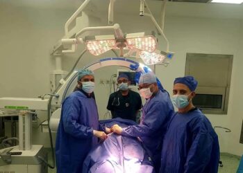 بعد زيارة وزير الصحة.. إجراء أولى جراحات العمود الفقري بمستشفى العدوة في المنيا