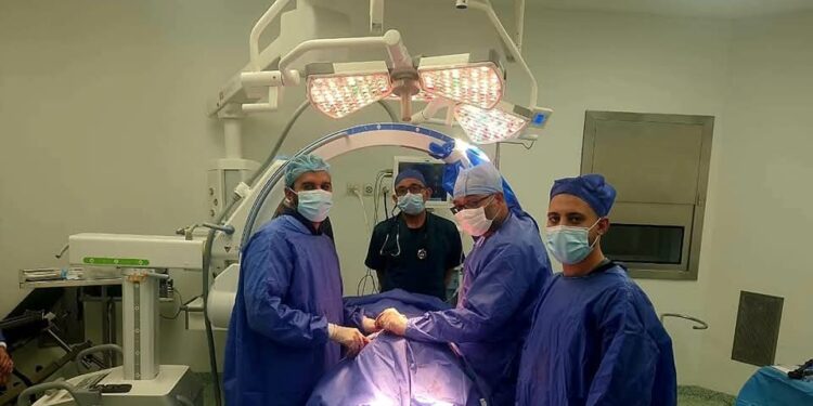بعد زيارة وزير الصحة.. إجراء أولى جراحات العمود الفقري بمستشفى العدوة في المنيا