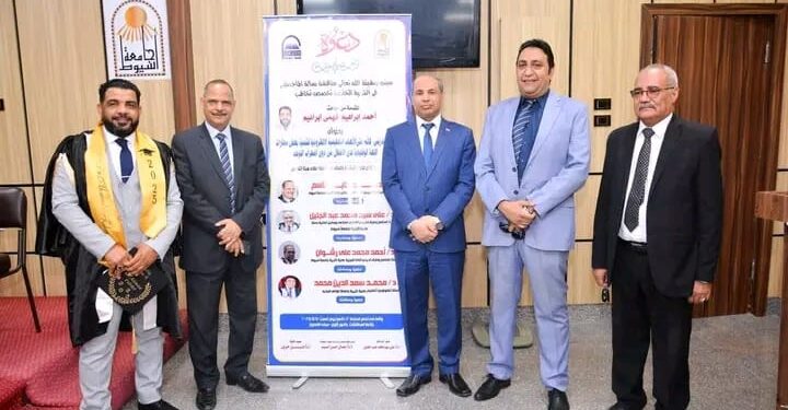 الباحث أحمد فهمي يحصل على درجة الماجستير بتقدير امتياز في التربية الخاصة (تخاطب) من جامعة أسيوط