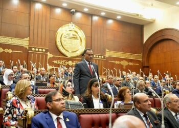 الشيوخ يناقش تحديات الاستثمار في رأس سدر ويستعرض الخطط التحفيز المستقبلية