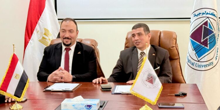 توقيع بروتوكول تعاون بين جامعة أسيوط التكنولوجية ومصنع كيم تك للأجهزة العلمية والمعملية