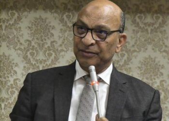 يونس الجاحر: الخارجية وعدت بالتدخل في قضية الشاب أرشد خليفة بالإمارات