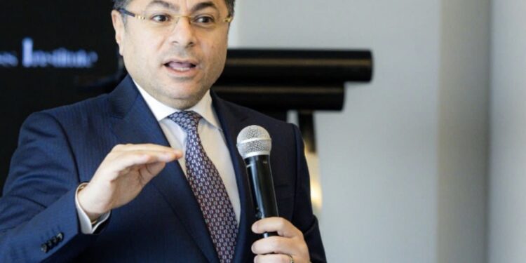 الليلة.. انطلاق أولى حلقات خالد أبو بكر في “آخر النهار”