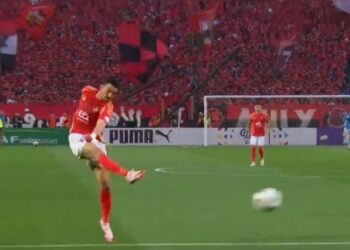 طاهر محمد طاهر يتقدم لـ الأهلي بالهدف الأول في شباك صن داونز في الدقيقة الـ 25