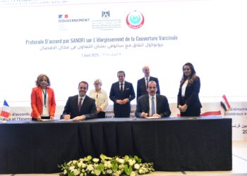 وزراء الصحة والتعاون الدولي والاقتصاد بمصر وفرنسا يشهدون توقيع 4 اتفاقيات